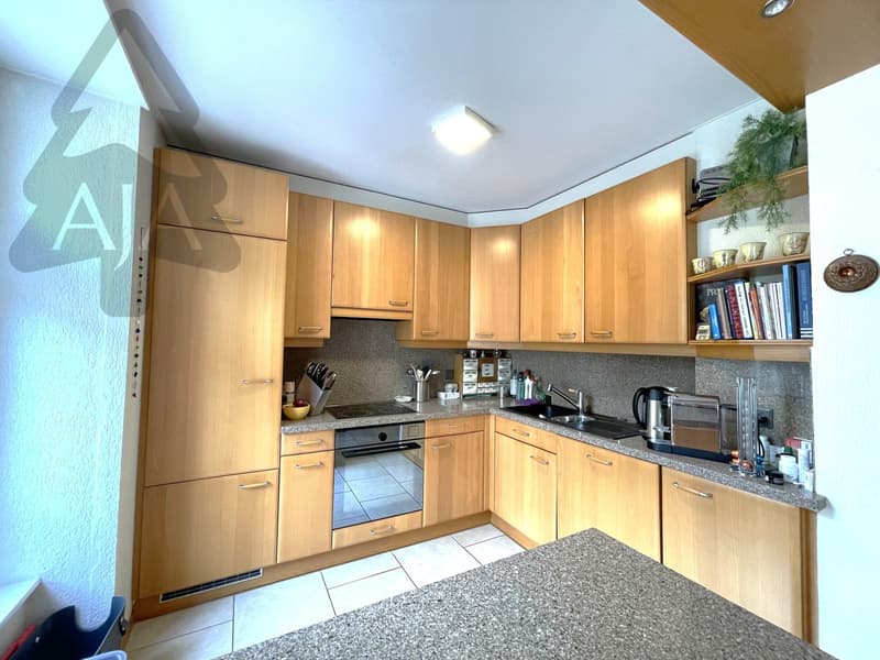 Neuchâtel, spacieux appartement de 3,5 pièces (109 m2) avec balcon et garage individuel (6)