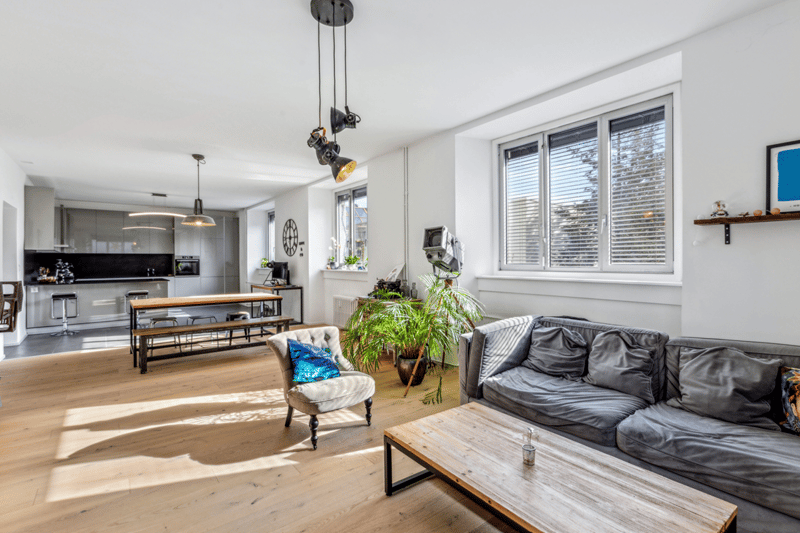 La Chaux-de-Fonds, spacieux appartement de 3,5 pièces (105 m2) avec place de parc extérieure (6)