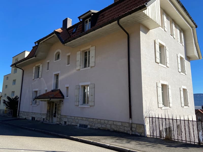 Wohnung mit 3 Zimmern und Balkon in Fontainemelon (2)