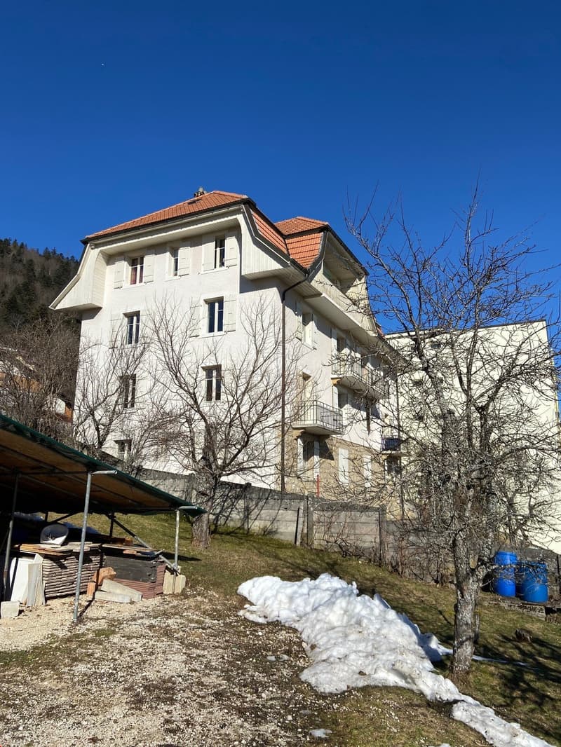 Wohnung mit 3 Zimmern und Balkon in Fontainemelon (1)