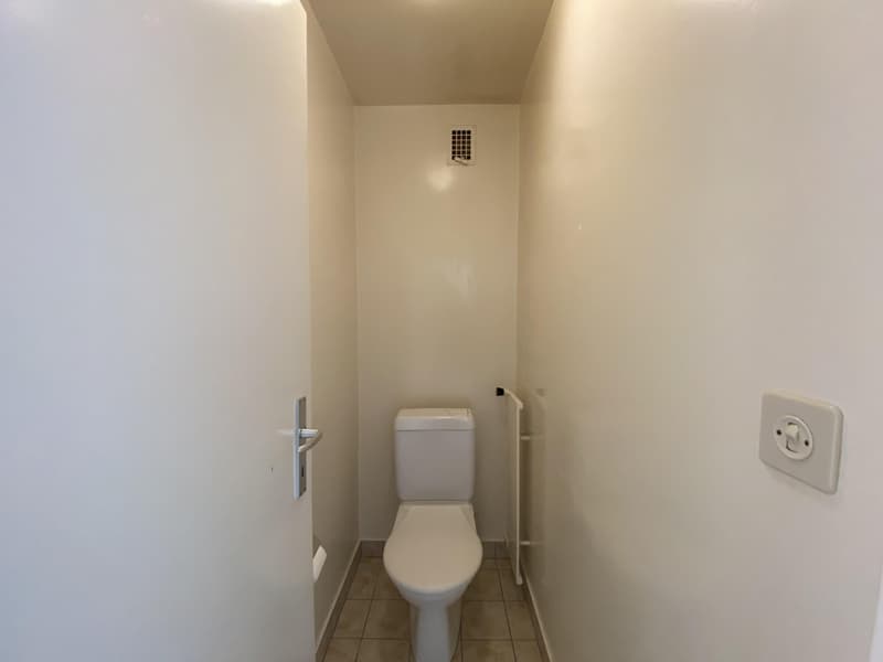 Appartement de 4 pièces, à Les Geneveys-sur-Coffrane - WC séparé