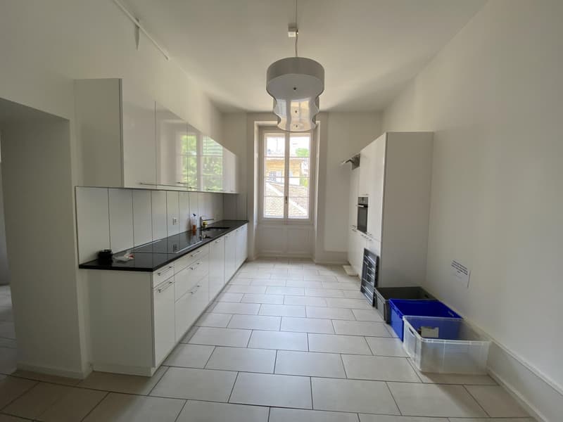 Local commercial de 5.5 pièces, 250 m2, à Neuchâtel - Cuisine