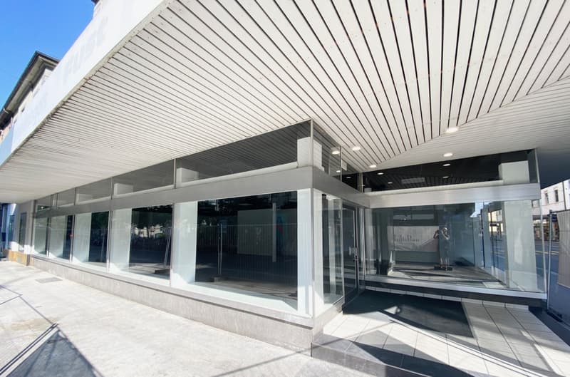 Local commercial de 1 pièce, 364.32 m2, à Bienne - Vue