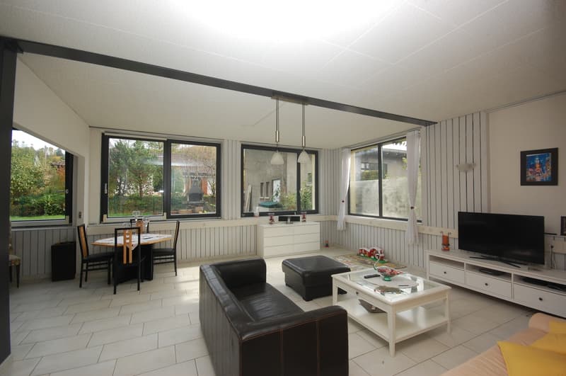 Magnifique maison de 2 grands et lumineux appartements. (4)