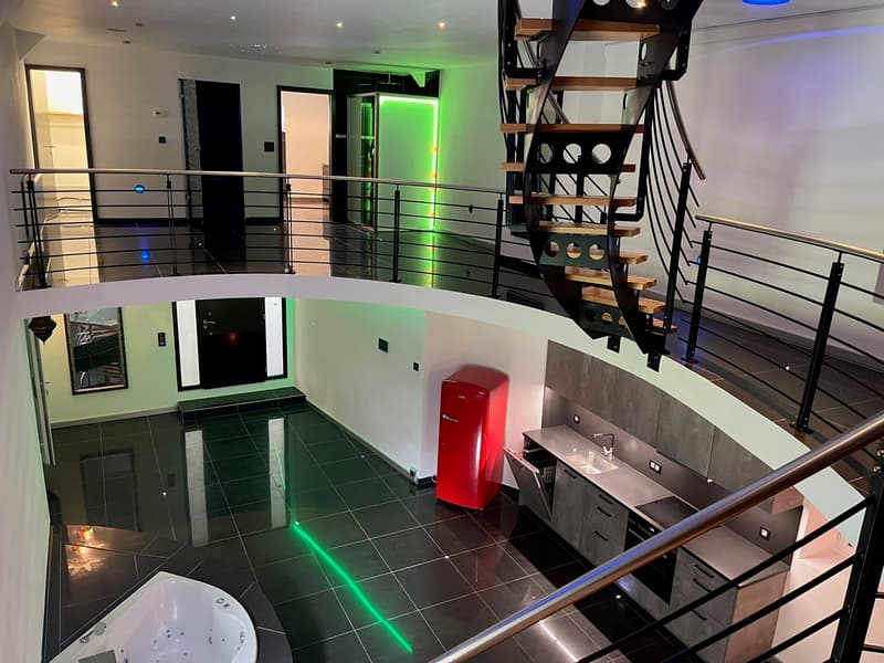 À VENDRE - Maison unique à Vermes avec spa, sauna et hammam (5)