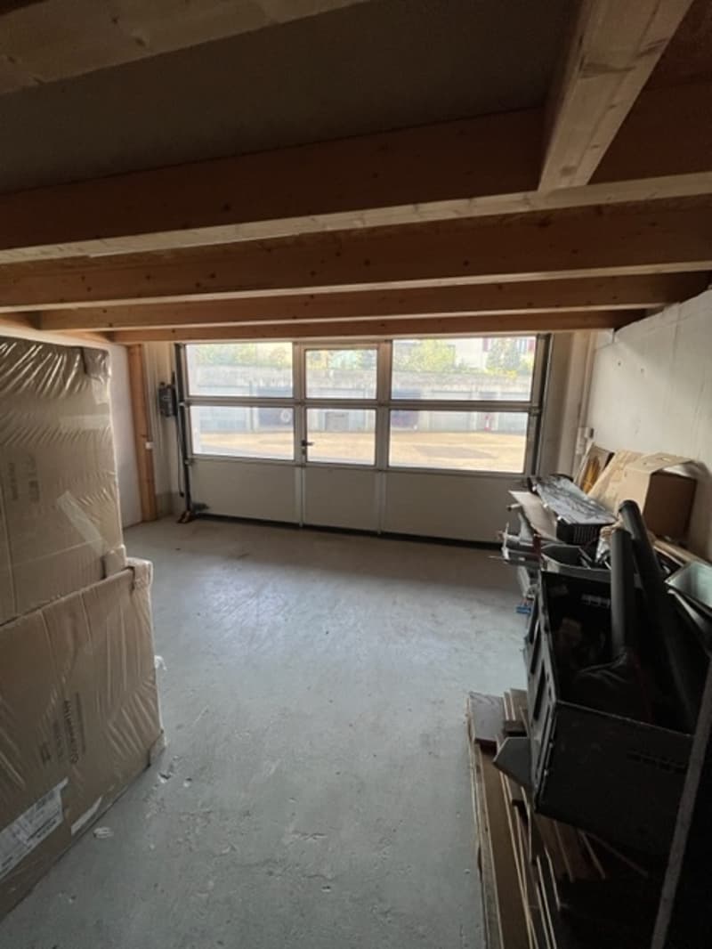 In vendita !! Edificio per artigianato di 750m2 (4)