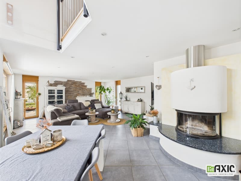 Villa moderne avec grand jardin et espaces lumineux - prix à discuter (4)