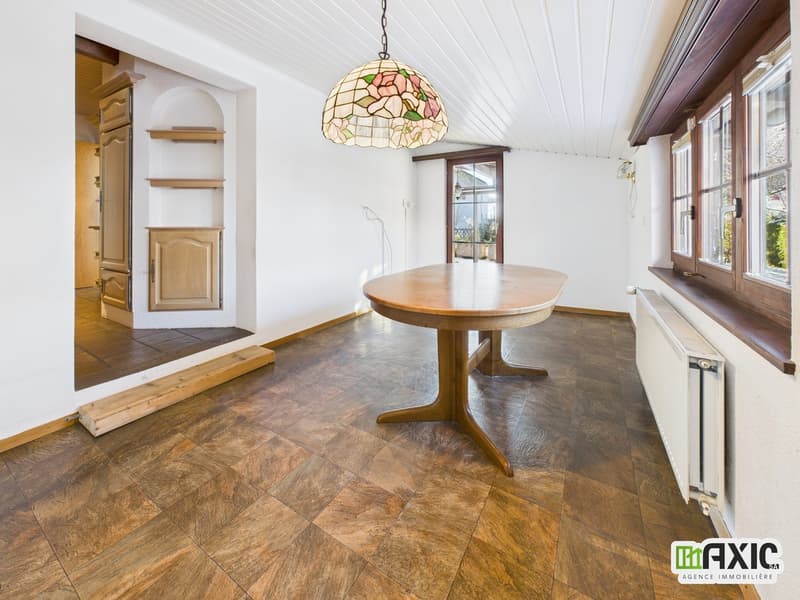 BAISSE DE PRIX -  Maison de charme  à rénover avec grand terrain. (6)