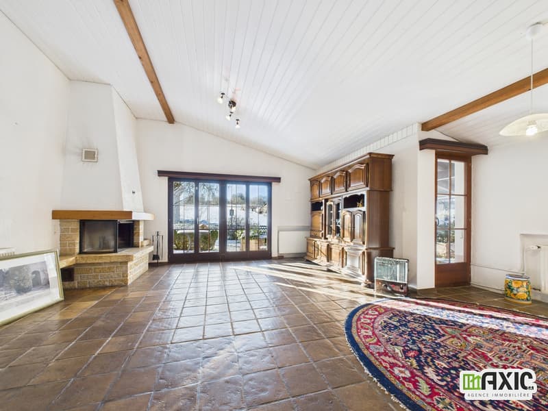 BAISSE DE PRIX -  Maison de charme  à rénover avec grand terrain. (2)