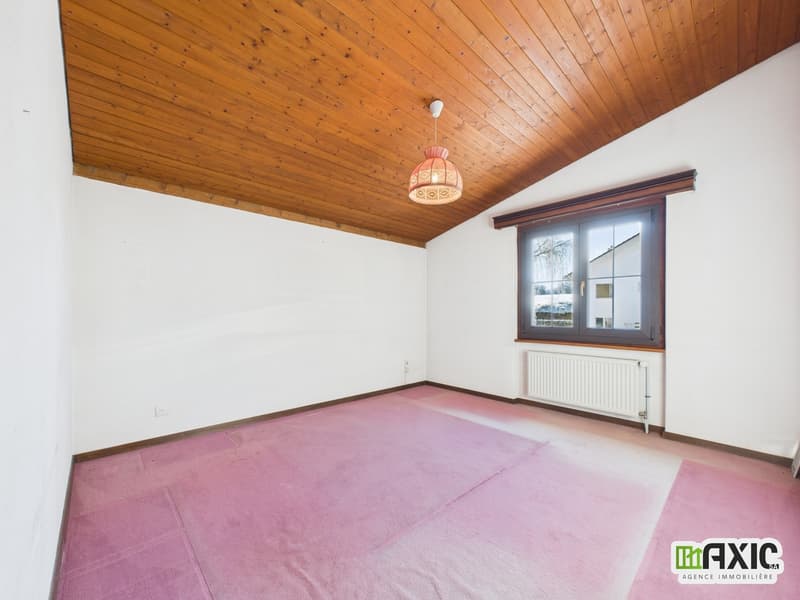 BAISSE DE PRIX -  Maison de charme  à rénover avec grand terrain. (12)