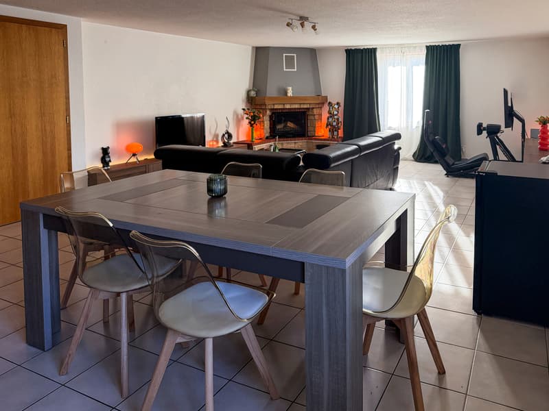 A vendre - Appartement en PPE à vendre 2,5 pièces avec place de parc. (2)