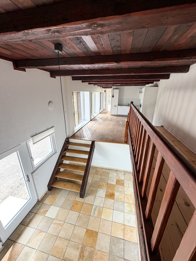 Superbe appartement de 4 pièces dans une ancienne ferme à Develier, disponible dès le 1er octobre. (8)