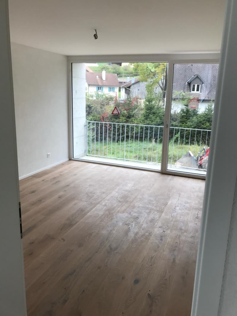 Une chambre à coucher avec un vaste balcon privatif
