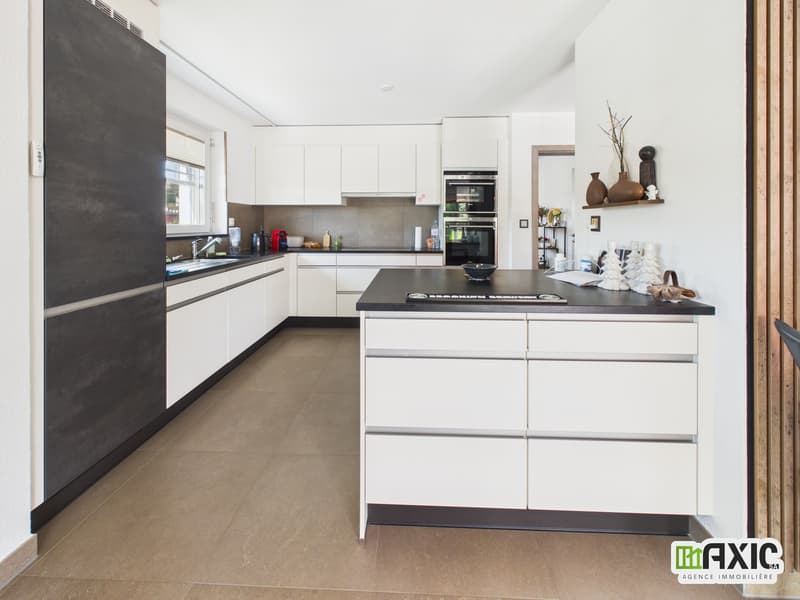 Spacieux appartement de 4.5 pièces rénové à Delémont (3)