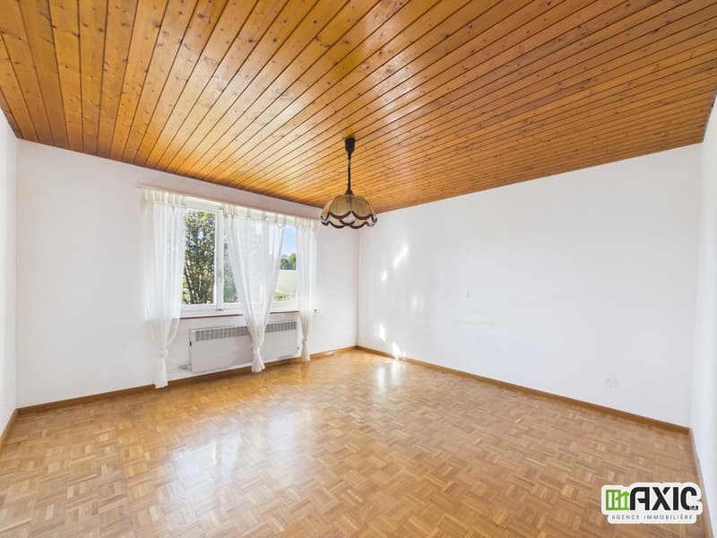 Grande maison familiale en pleine nature, terrain 1 750 m² - Movelier (11)