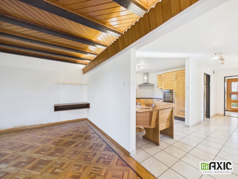 Grande maison familiale en pleine nature, terrain 1 750 m² - Movelier (7)
