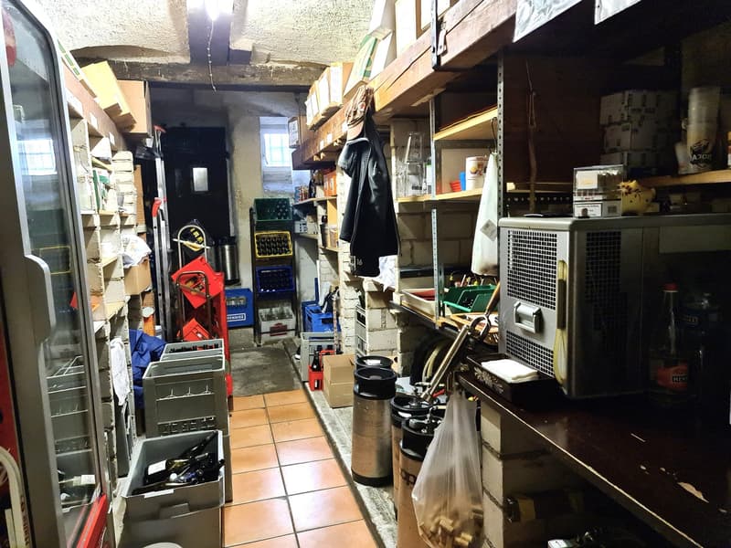 LARGE PRICE REDUCTION - MYTHICAL AND VERY FREQUENTED HOTEL/RESTAURANT IN DELÉMONT (49)