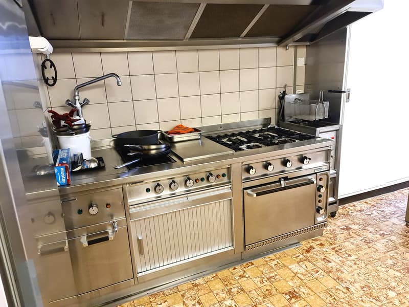 LARGE PRICE REDUCTION - MYTHICAL AND VERY FREQUENTED HOTEL/RESTAURANT IN DELÉMONT (18)
