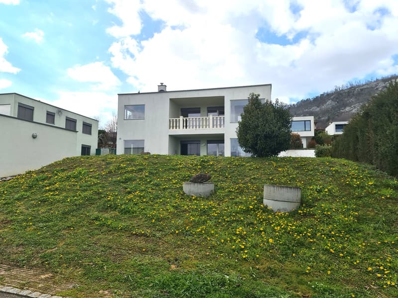Very nice and spacious attic apartment with 4.5 rooms in PPE with individual garage (1)