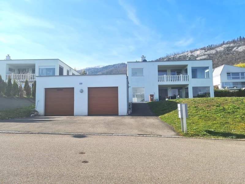 Very nice and spacious attic apartment with 4.5 rooms in PPE with individual garage (9)