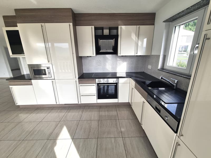 Very nice and spacious attic apartment with 4.5 rooms in PPE with individual garage (17)