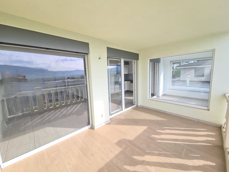 Very nice and spacious attic apartment with 4.5 rooms in PPE with individual garage (24)