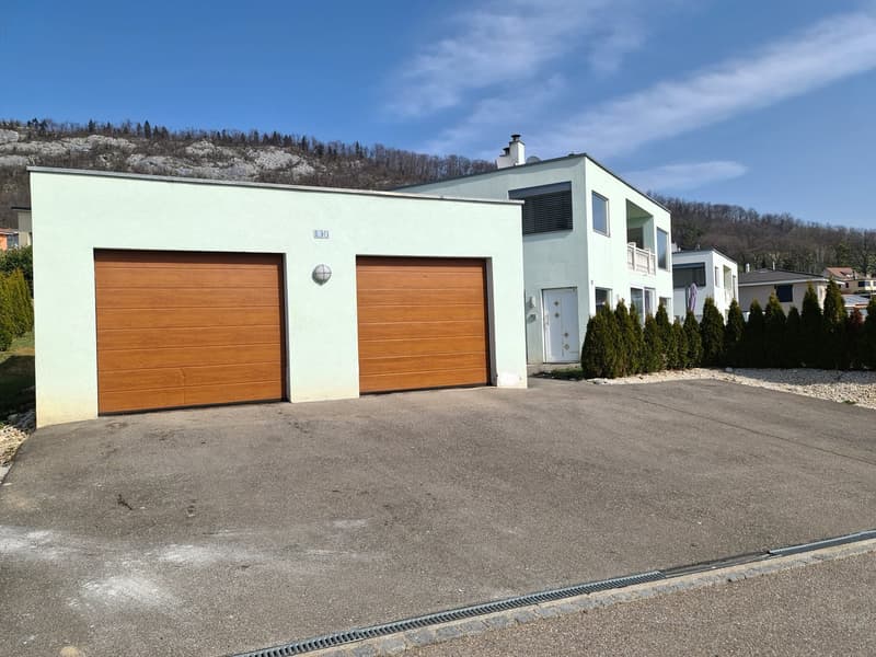 Very nice and spacious attic apartment with 4.5 rooms in PPE with individual garage (7)
