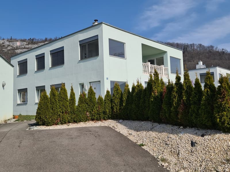 Very nice and spacious attic apartment with 4.5 rooms in PPE with individual garage (5)