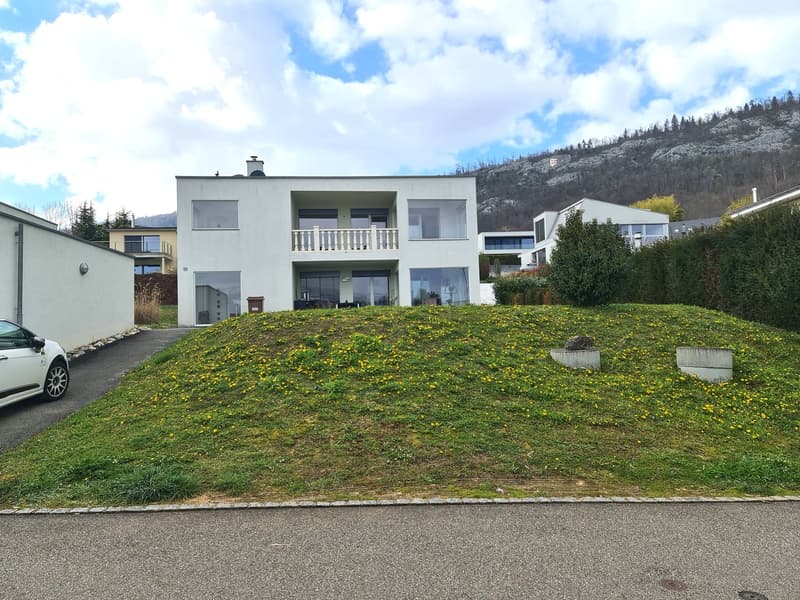 Very nice and spacious attic apartment with 4.5 rooms in PPE with individual garage (2)