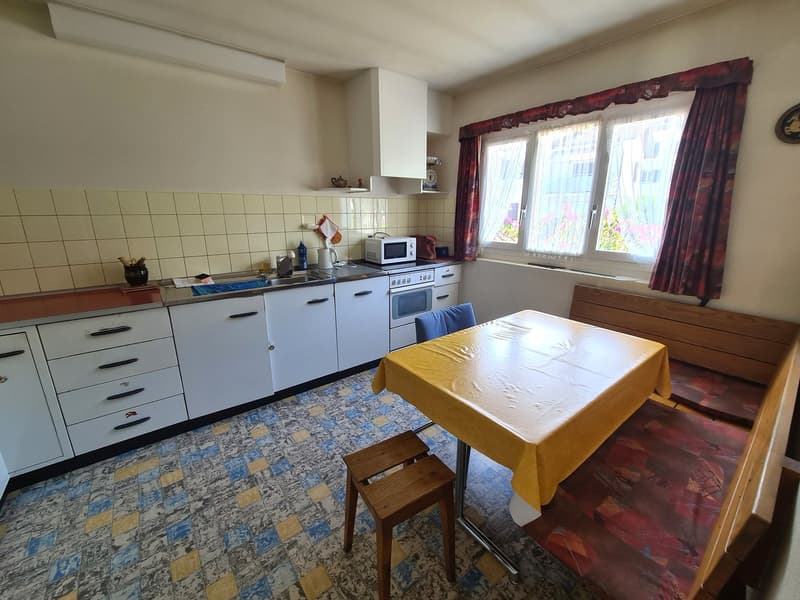 Very spacious and charming villa ideally located on a large and beautiful plot (14)