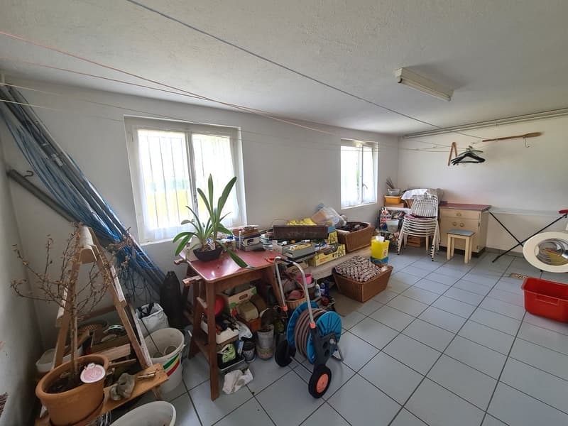 Very spacious and charming villa ideally located on a large and beautiful plot (30)