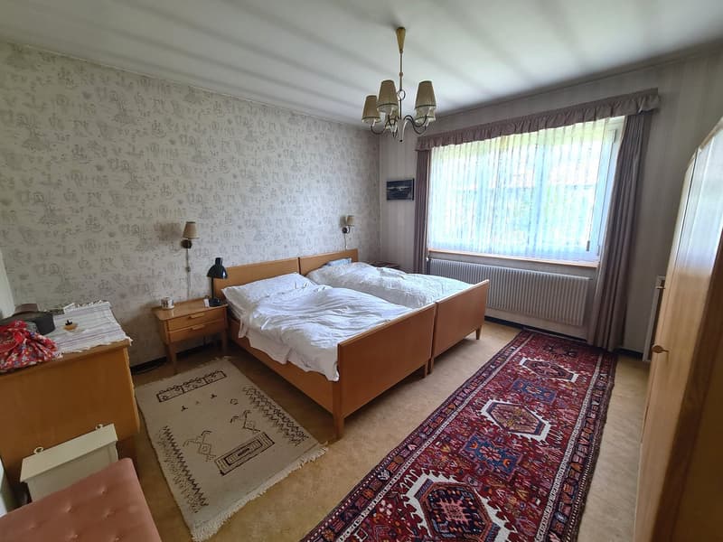 Very spacious and charming villa ideally located on a large and beautiful plot (23)