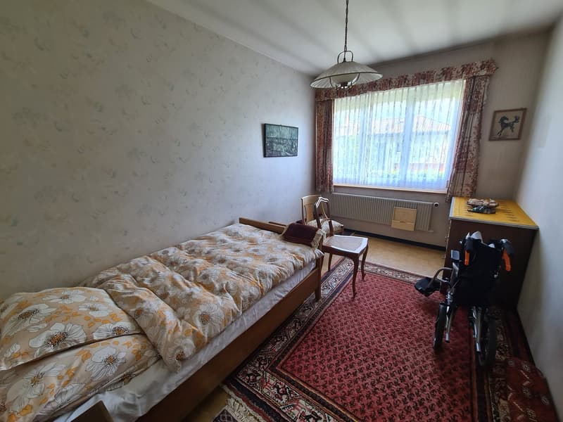 Very spacious and charming villa ideally located on a large and beautiful plot (20)
