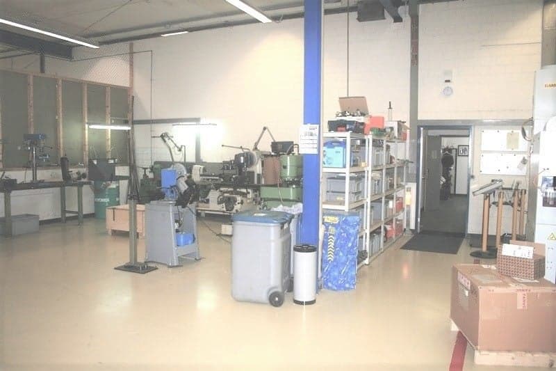 RENDEMENT NET EXCEPTIONNEL - Complexe industriel de 4'554 m² rénové et loué à 33 entreprises (12)