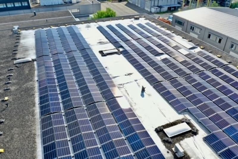 RENDEMENT NET EXCEPTIONNEL - Complexe industriel de 4'554 m² rénové et loué à 33 entreprises (9)