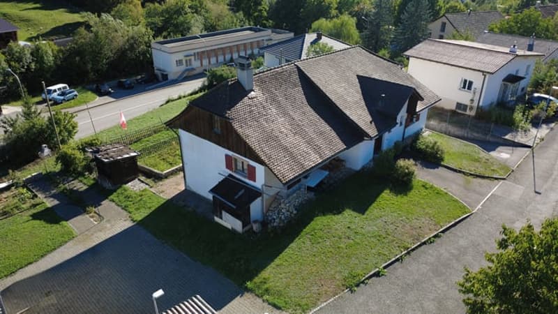 Grande maison comprenant 2 appartements, avec en plus, un excellent potentiel à mettre en valeur (5)