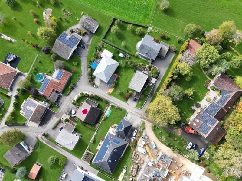 Jolie villa idéalement bien située et au calme avec un bon dégagement (11)