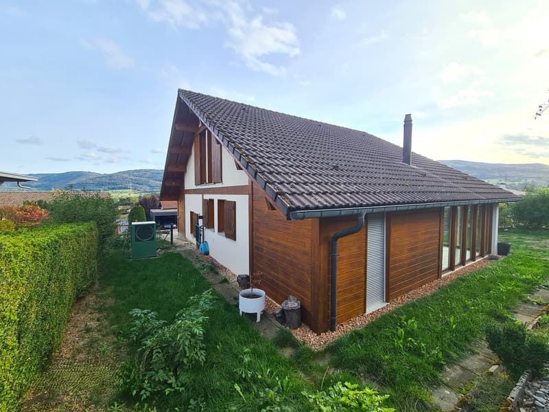Jolie villa idéalement bien située et au calme avec un bon dégagement (9)