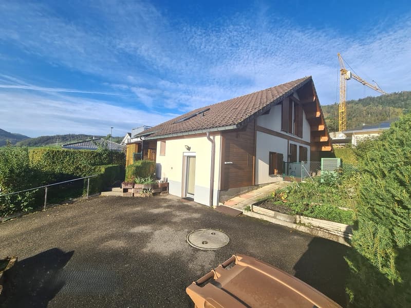 Jolie villa idéalement bien située et au calme avec un bon dégagement (10)