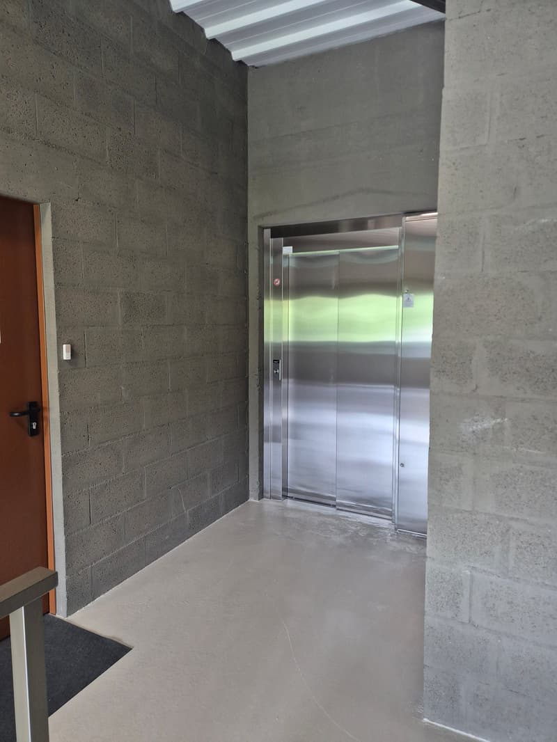 For sale in Savièse – High-end office / cabinet of 50 m2 (10)