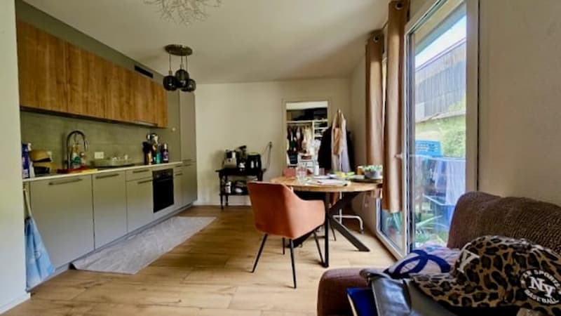 Joli appartement de 2,5 pièces avec terrasses et jardin à Couvet (7)