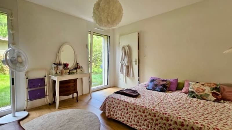 Joli appartement de 2,5 pièces avec terrasses et jardin à Couvet (9)