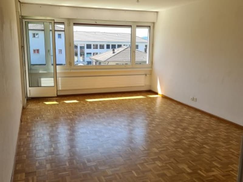 Appartement 3 pièces lumineux avec balcon à Laténa (1)