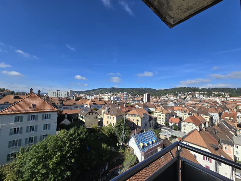 4 rooms bright on the 11th floor with a view of La Chaux-de-Fonds (7)