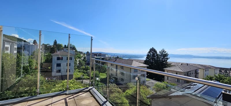 Prachtvolles Duplextwo-Raum-Wohnung mit 4,5 Zimmern und Seeblick in Neuchâtel (3)