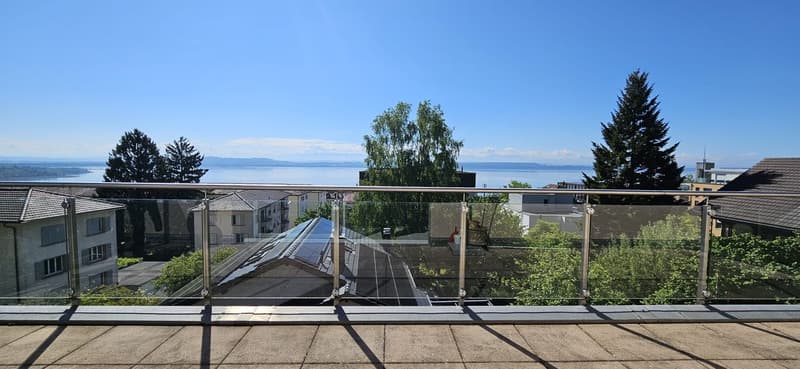 Prachtvolles Duplextwo-Raum-Wohnung mit 4,5 Zimmern und Seeblick in Neuchâtel (2)