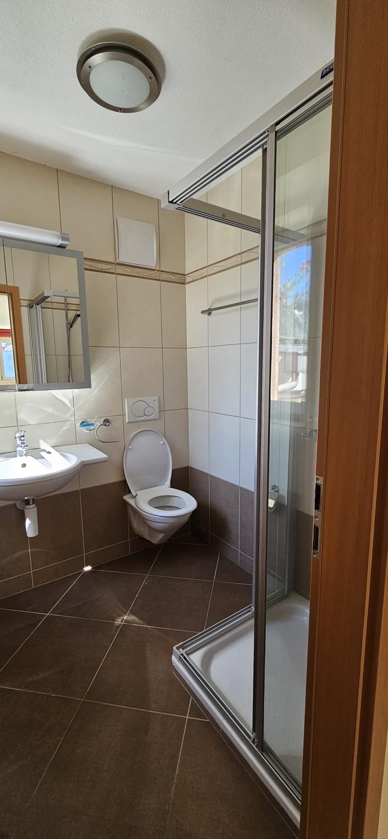 Prachtvolles Duplextwo-Raum-Wohnung mit 4,5 Zimmern und Seeblick in Neuchâtel (13)