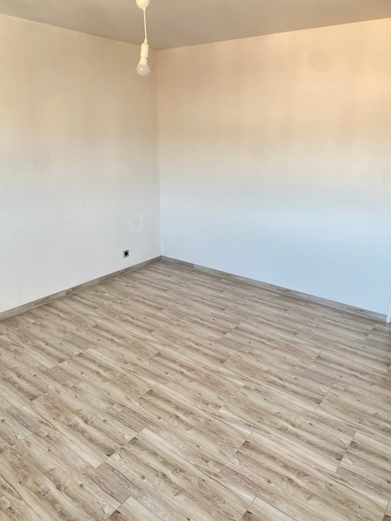 Appartement de 2,5 pièces au 9ème étage à La Chaux-de-Fonds (6)