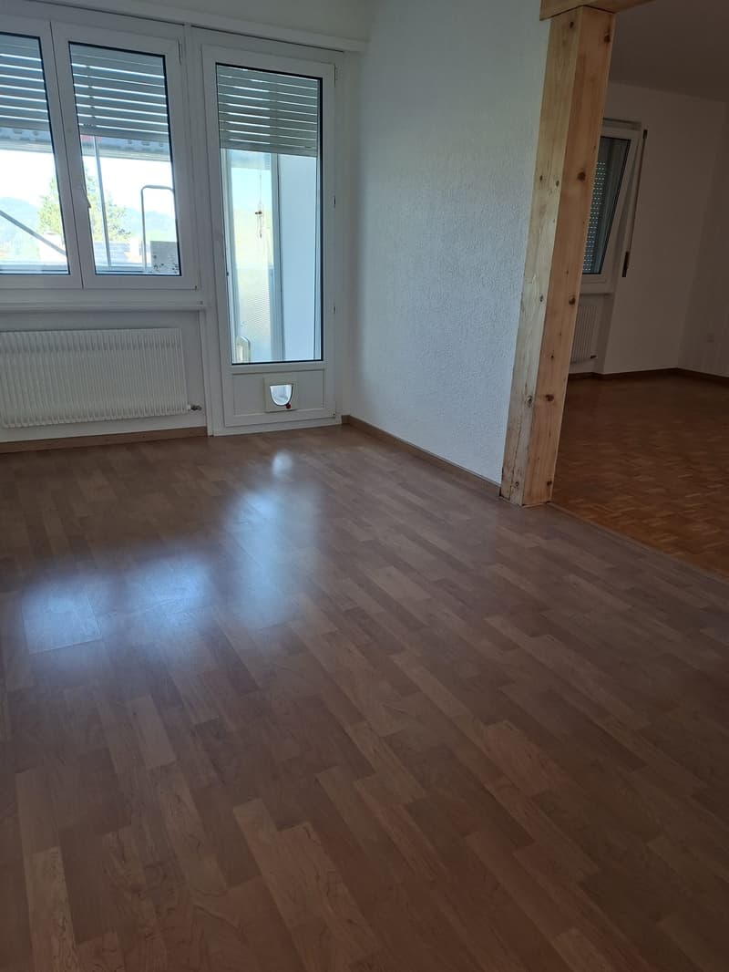 Bright 3.5-room apartment available immediately in Le Locle (5)