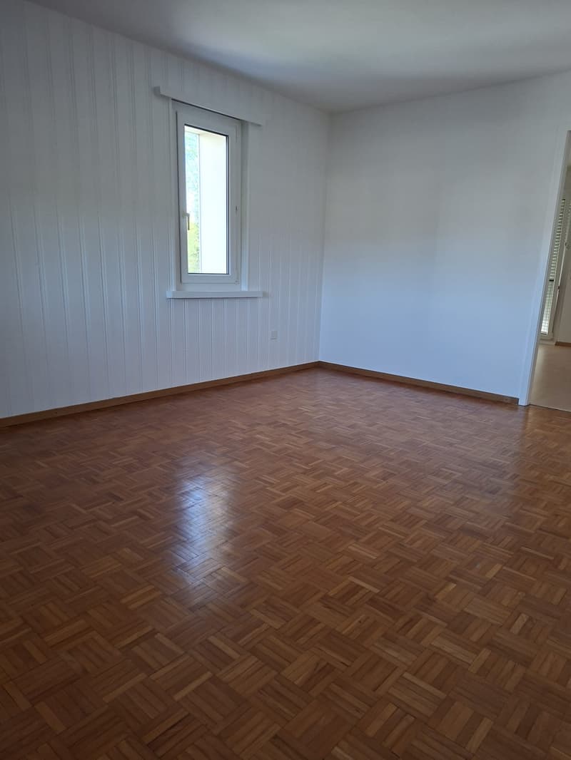 Bright 3.5-room apartment available immediately in Le Locle (7)
